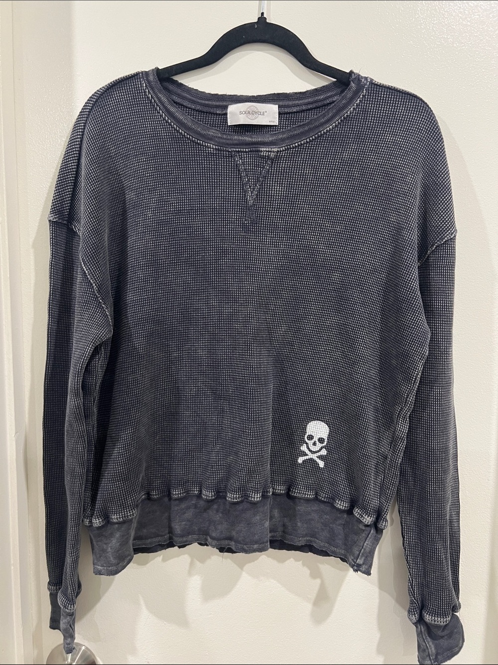 soulcycle Charcoal Waffle Knit Skull Long Sleeve Crew size small